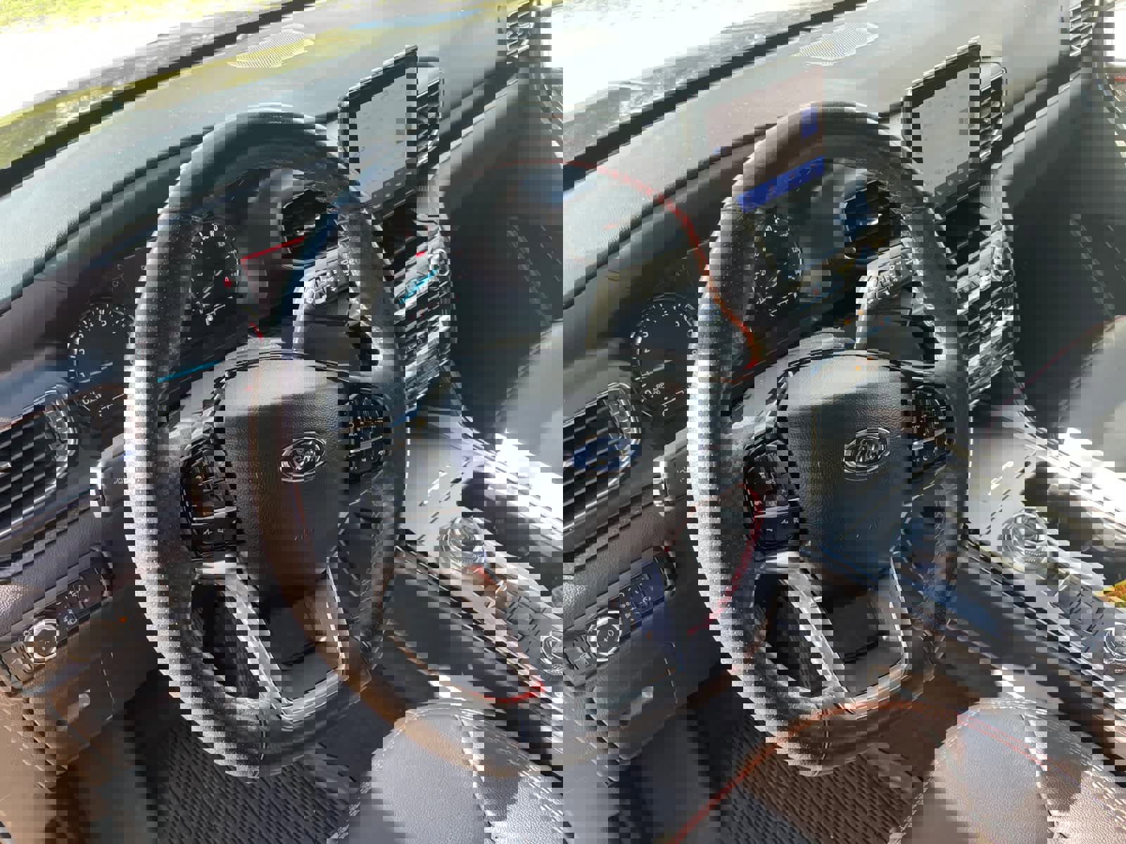 Certified 2023 Ford Explorer ST-Line w/ Class IV Trailer Tow Package image 13