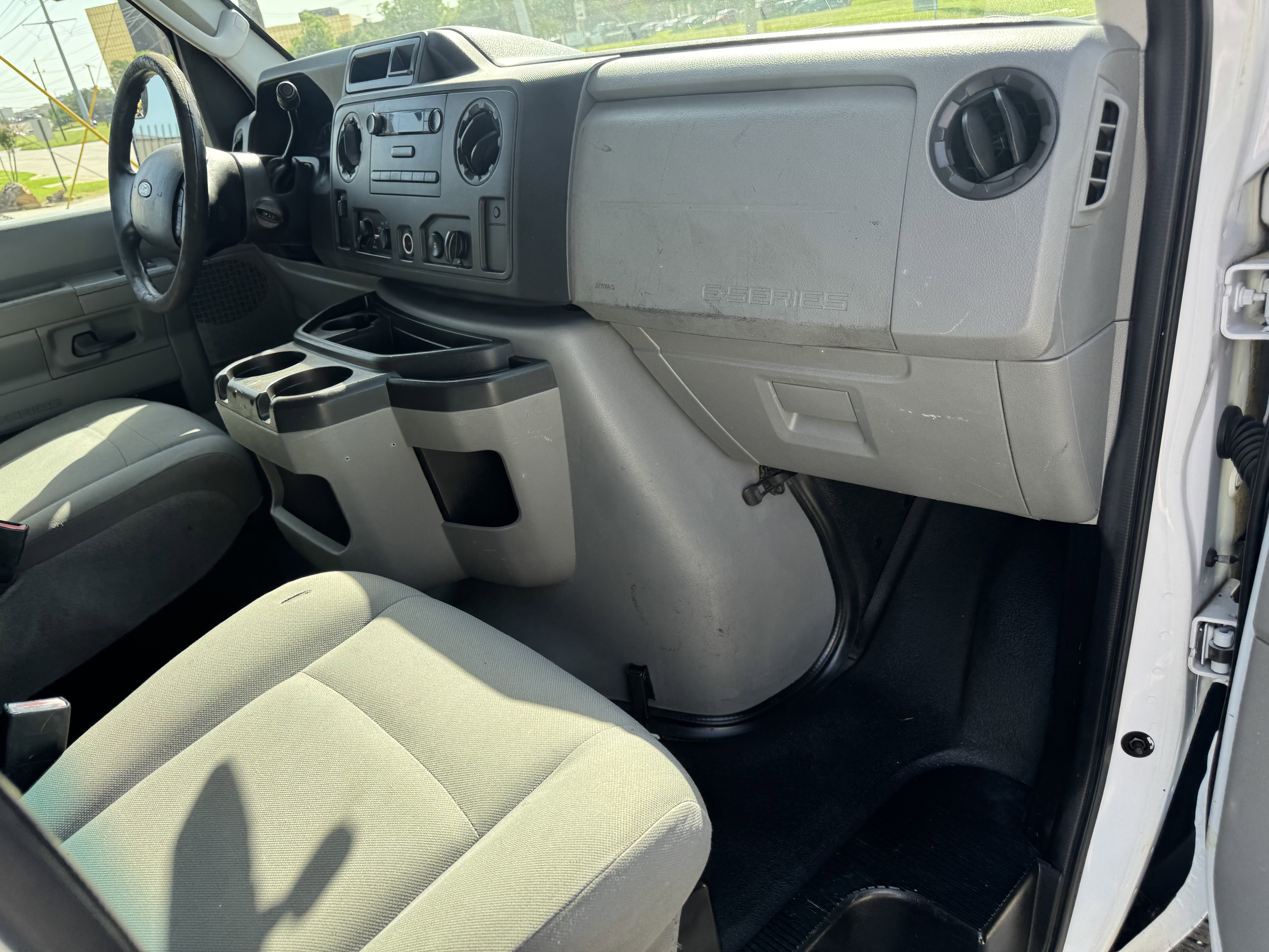 Used 2011 Ford E-150 and Econoline 150 w/ Commercial Cargo Van Pkg image 11