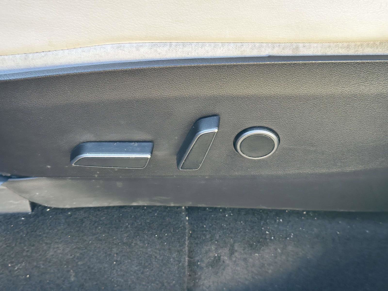 Used 2021 Tesla Model Y Long Range AWD/4WD image 14