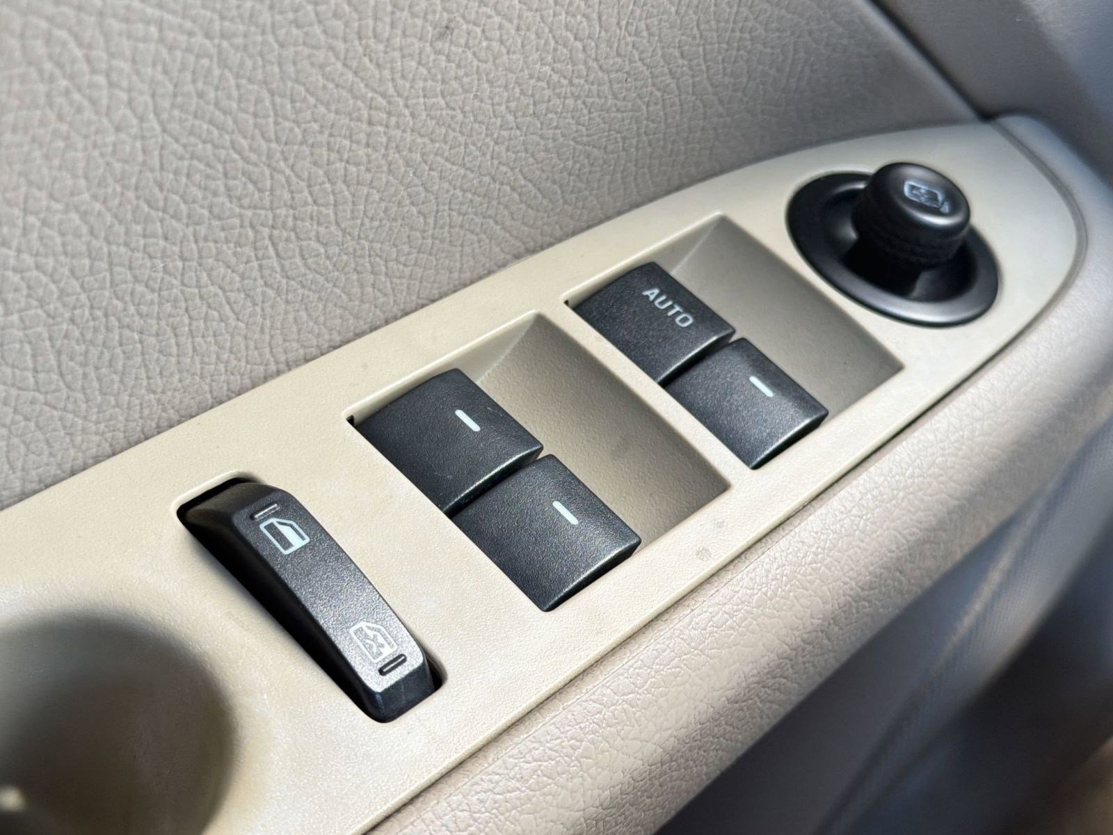 Used 2008 Ford Fusion SE FWD image 14