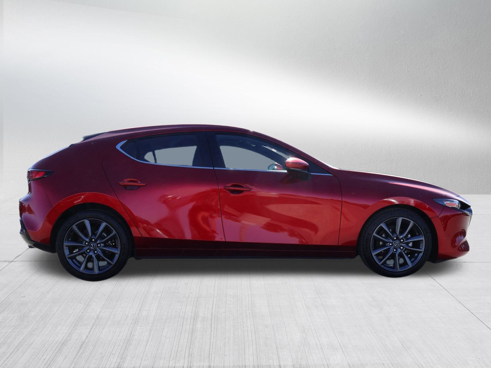 Used 2019 MAZDA MAZDA3 Hatchback w/ Preferred Package image 8