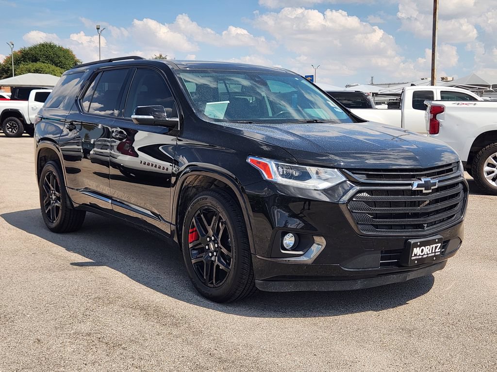Used 2021 Chevrolet Traverse Premier w/ Redline Edition FWD image 3