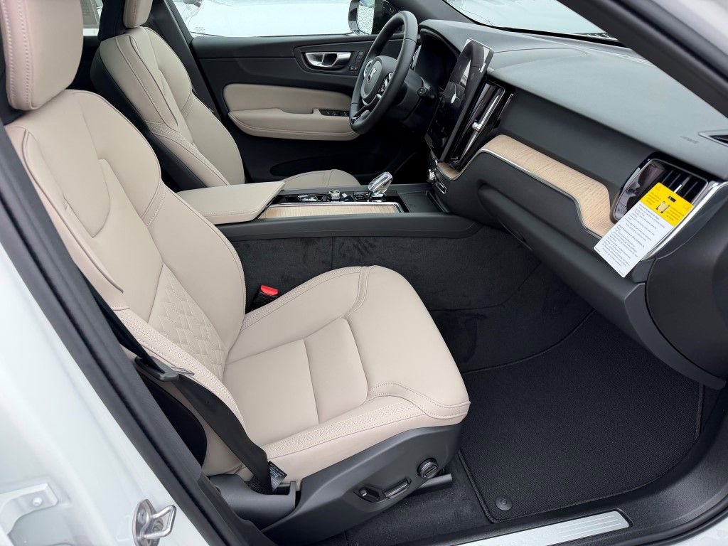 New 2026 Volvo XC60 B5 Core w/ Climate Package AWD/4WD image 9