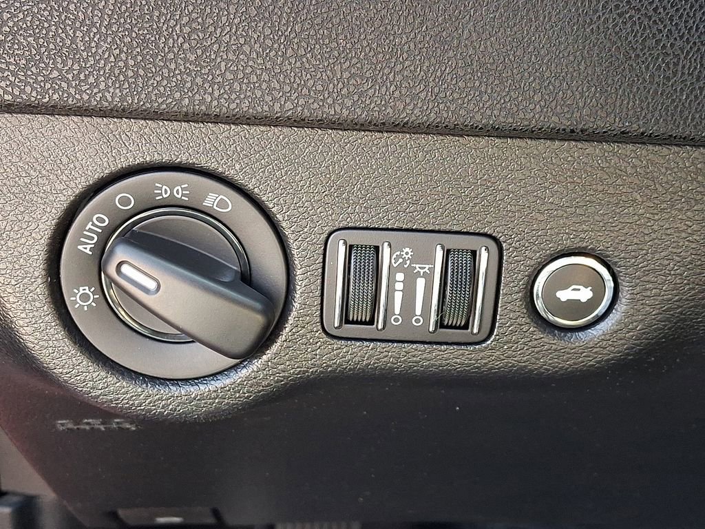 Used 2020 Dodge Charger SXT w/ Leather Interior Group image 26