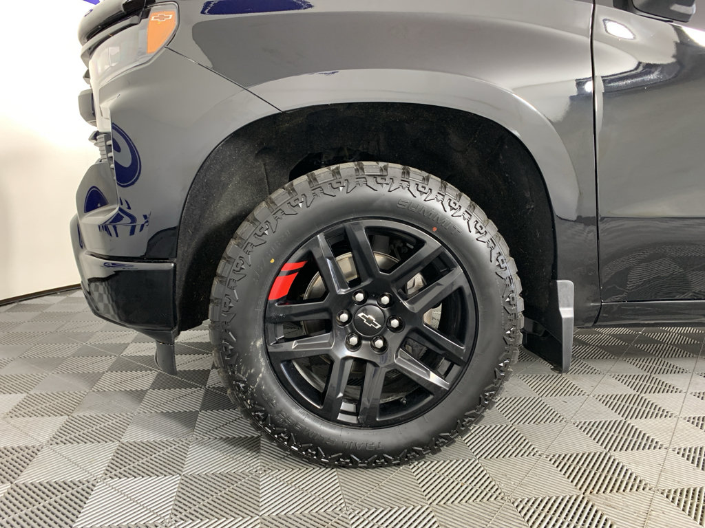 Used 2022 Chevrolet Silverado 1500 RST w/ Redline Edition AWD/4WD image 9