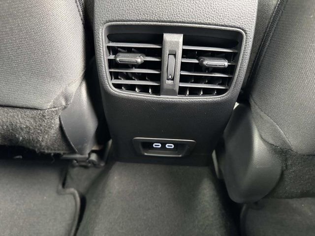 Used 2023 Toyota Corolla Cross LE image 12