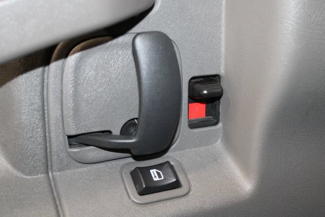 Used 2025 Chevrolet Express 3500 LT w/ LT Preferred Equipment Group RWD image 23