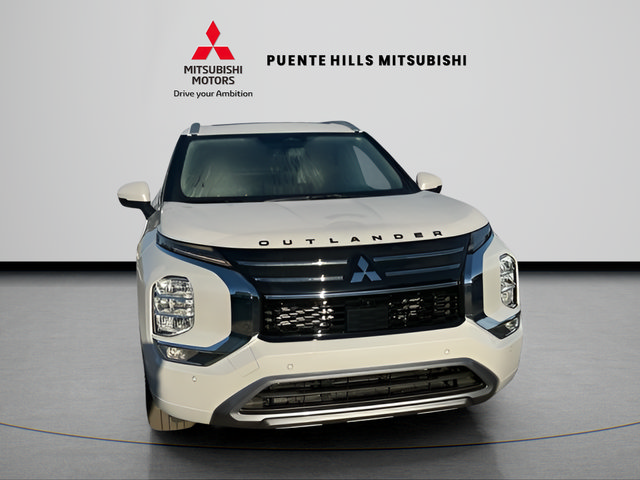 New 2026 Mitsubishi Outlander SEL FWD image 2
