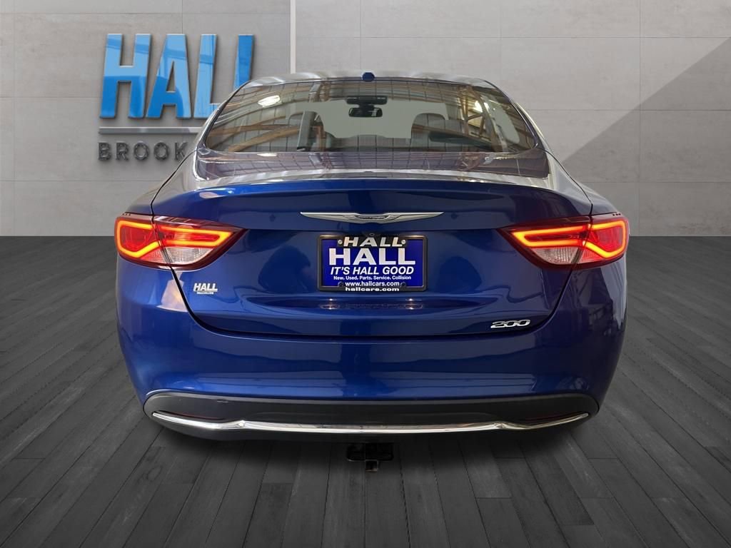 Used 2015 Chrysler 200 Limited w/ Convenience Group FWD image 4