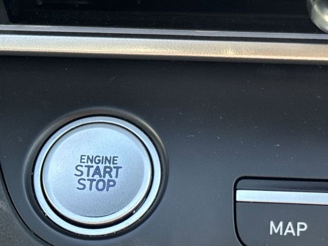 Used 2025 Hyundai Elantra SEL image 19