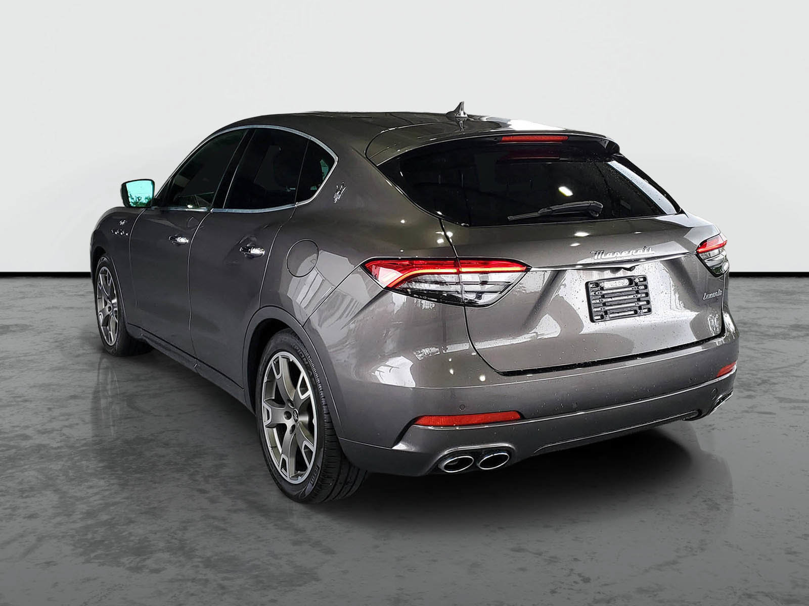 Used 2023 Maserati Levante GT AWD/4WD image 3