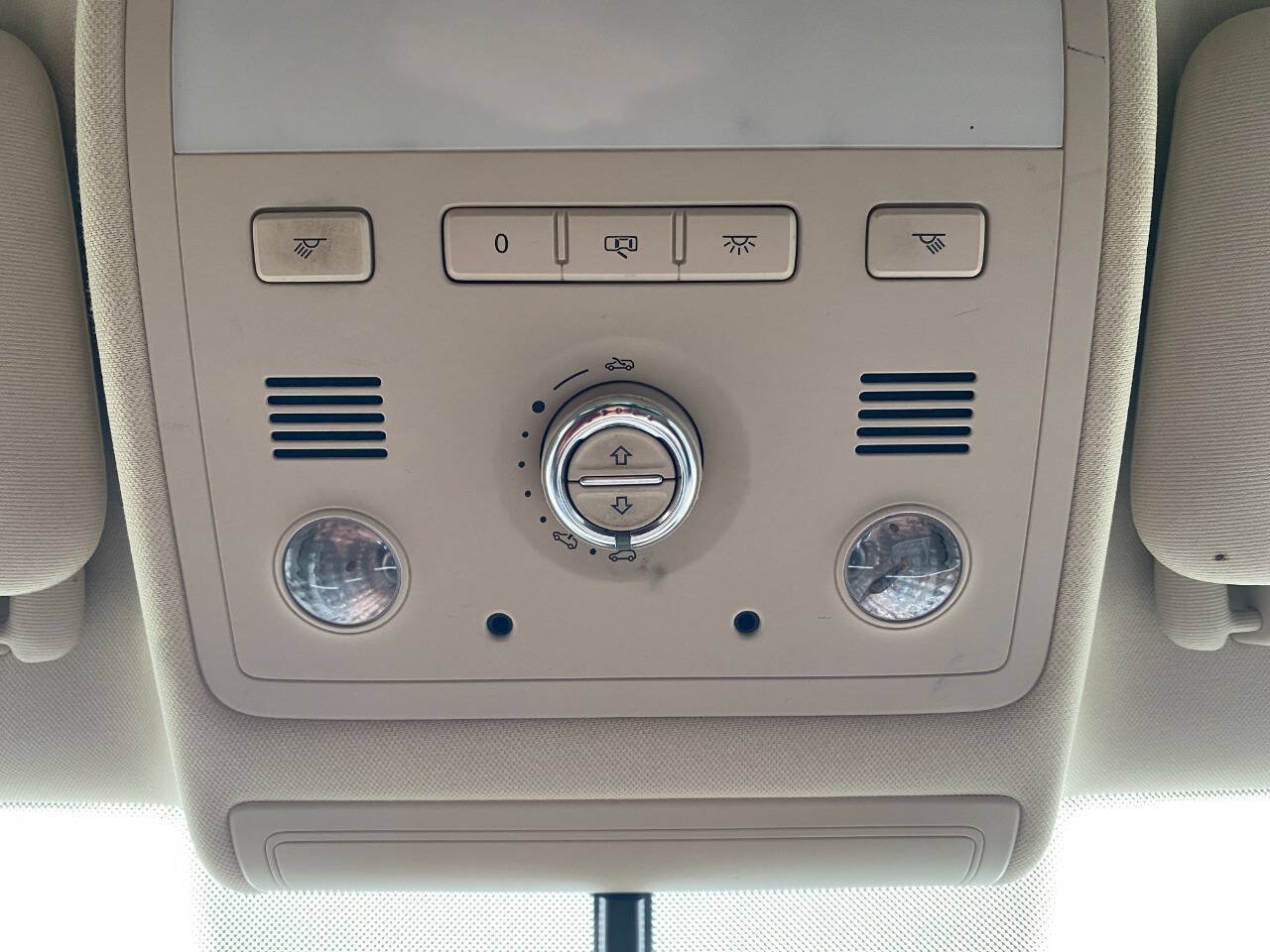 Used 2012 Volkswagen Touareg TDI AWD/4WD image 20