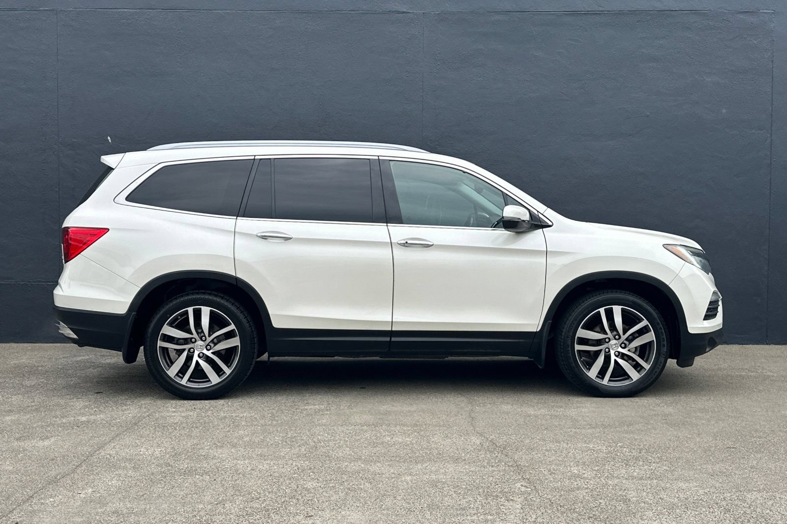 Used 2018 Honda Pilot Elite image 8