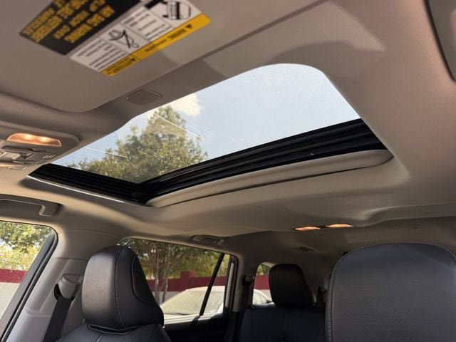 Used 2023 Toyota Highlander Limited FWD image 26