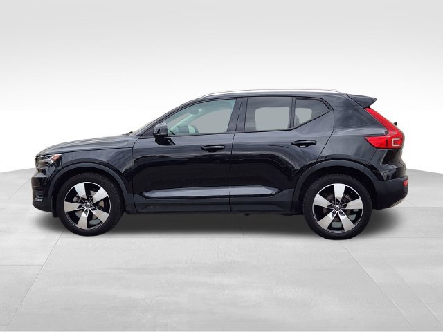 Used 2020 Volvo XC40 T5 Momentum w/ Protection Package Premier AWD/4WD image 4