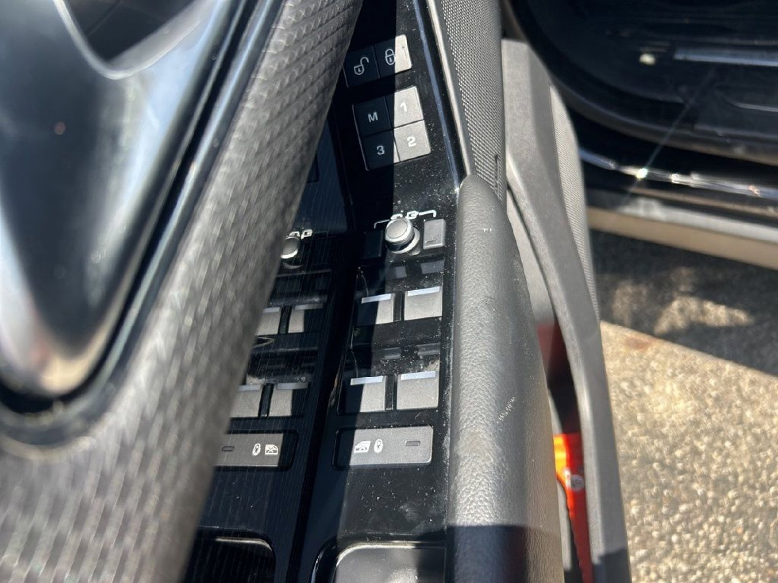 Used 2018 Land Rover Range Rover Velar S AWD/4WD image 8
