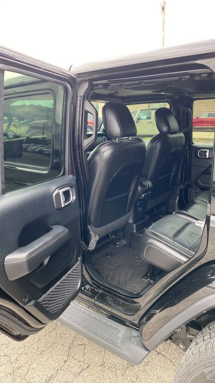 Used 2018 Jeep Wrangler Unlimited Sahara image 24