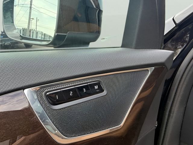 Used 2017 Volvo XC90 T6 Momentum w/ Vision Package image 14