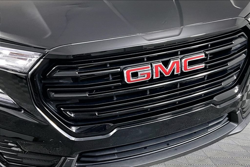 Used 2024 GMC Terrain SLE w/ Driver Convenience Package FWD image 30