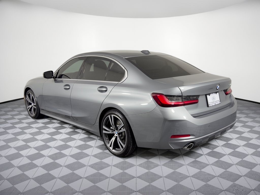 Used 2024 BMW 330i Sedan w/ Convenience Package RWD image 3