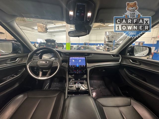 Used 2023 Jeep Grand Cherokee Limited image 22