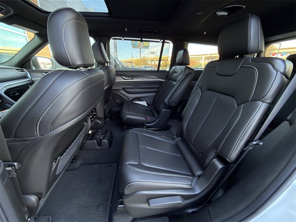 New 2025 Jeep Grand Cherokee L Limited w/ Luxury Tech Group II image 21