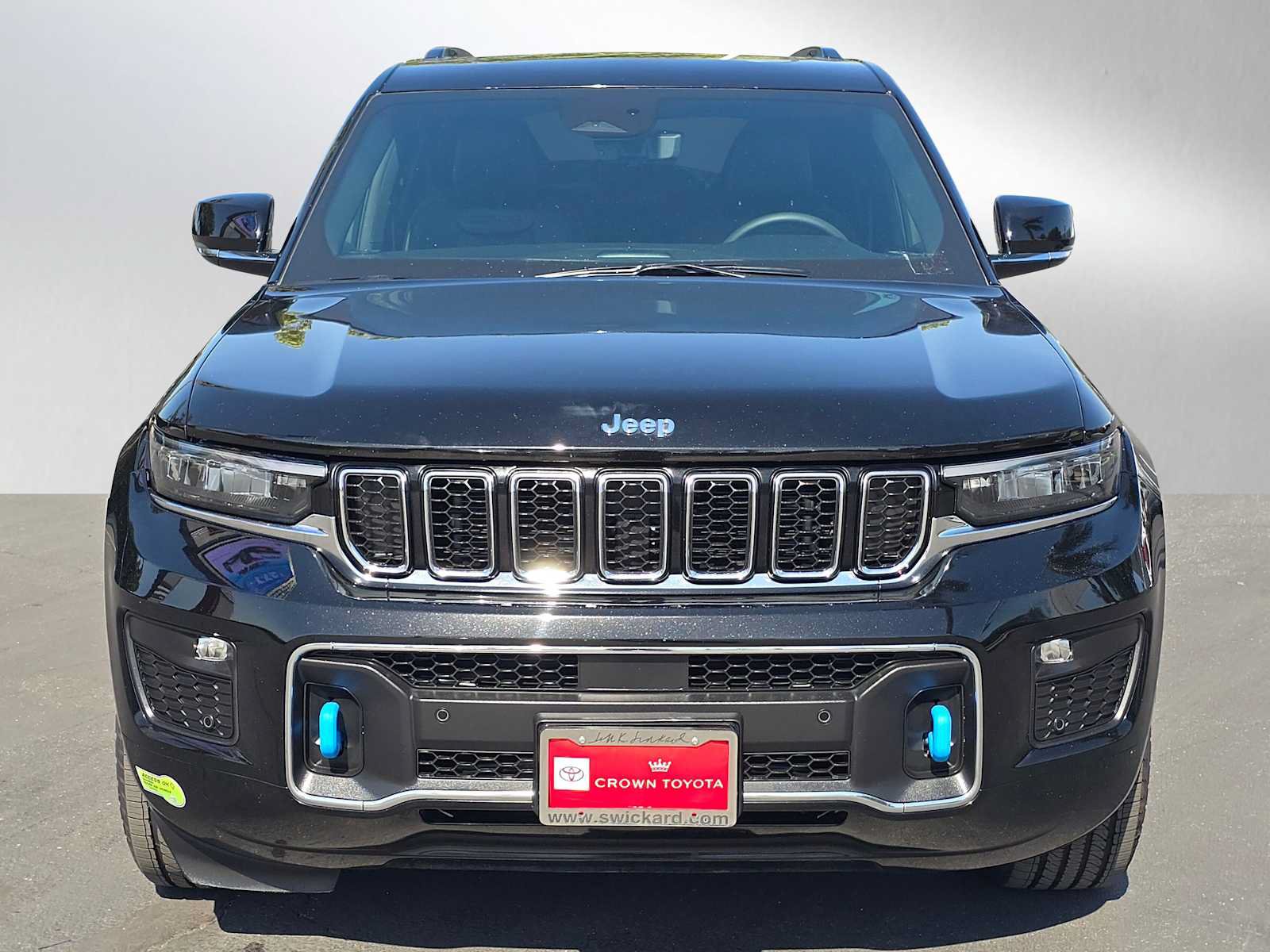 Used 2022 Jeep Grand Cherokee Overland w/ Luxury Tech Group IV AWD/4WD image 8