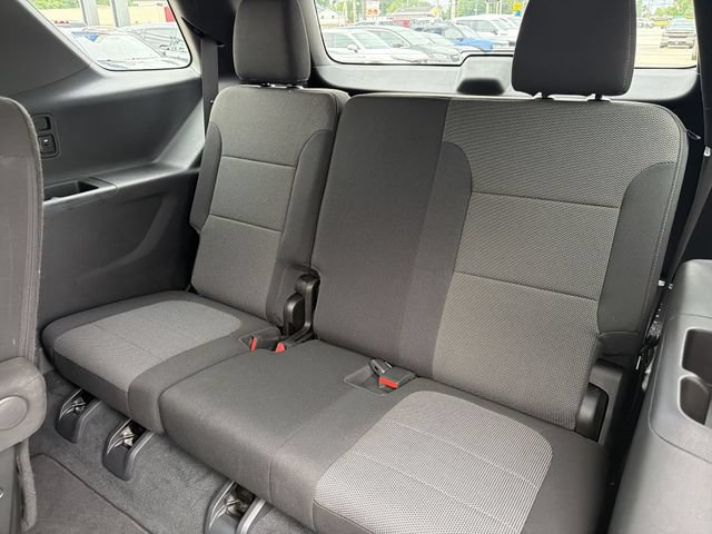 Used 2022 Chevrolet Traverse LT FWD image 24