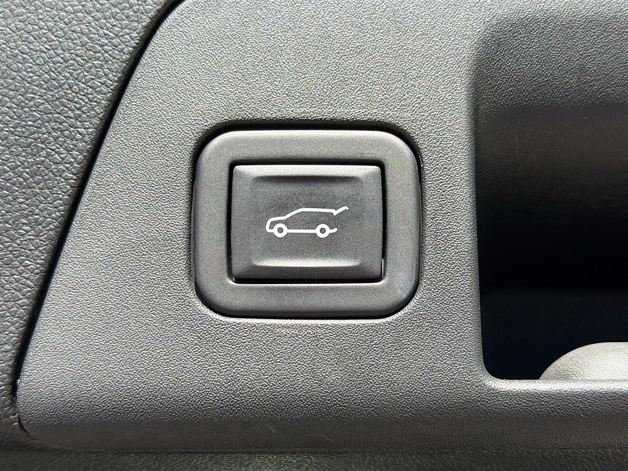 Used 2023 Buick Envision Avenir image 13