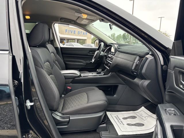 Used 2024 Nissan Pathfinder SV image 21