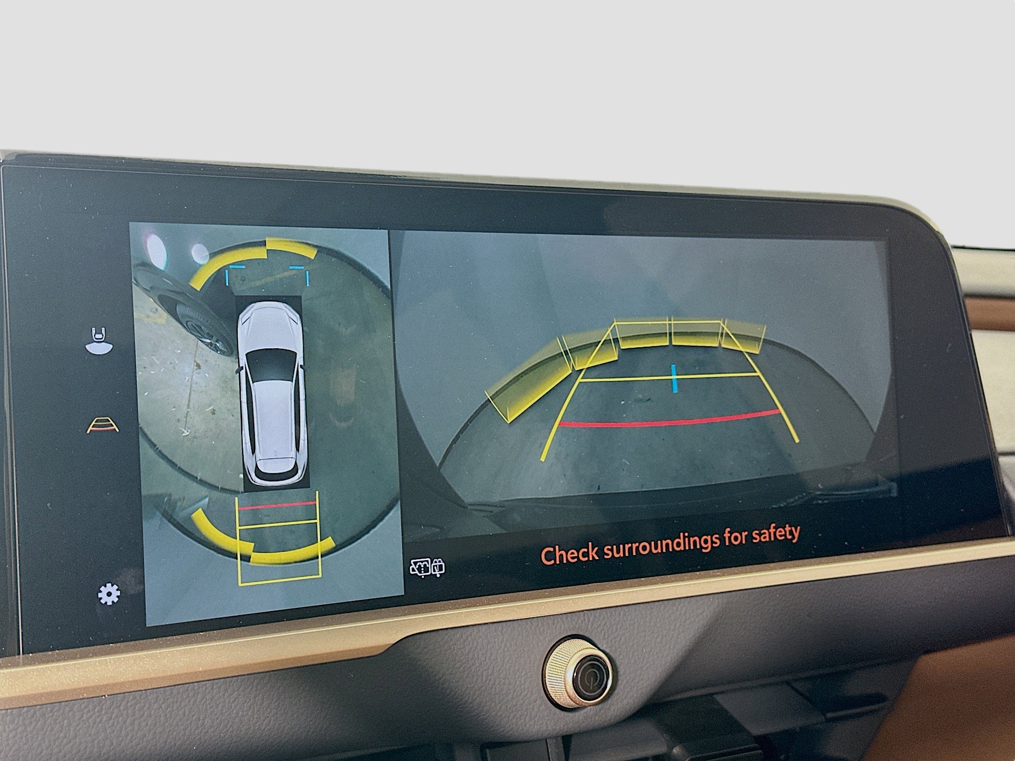 Used 2025 Toyota Crown Signia w/ Advanced Technology Package image 19