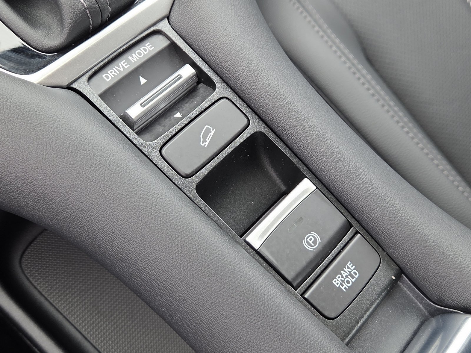 Used 2024 Honda HR-V EX-L image 31