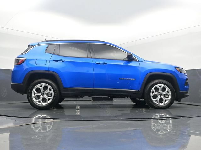 New 2025 Jeep Compass Latitude w/ Sun & Sound Group AWD/4WD image 52