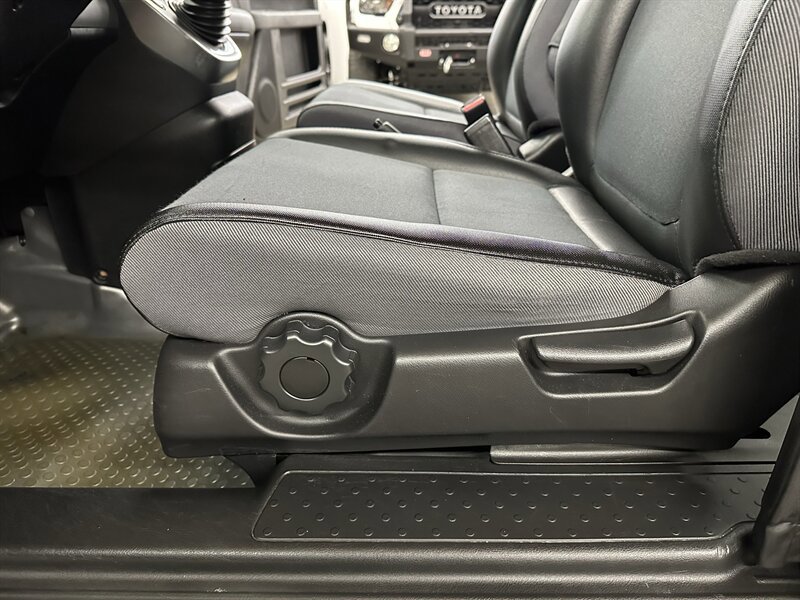 Used 2004 Honda Element EX image 23