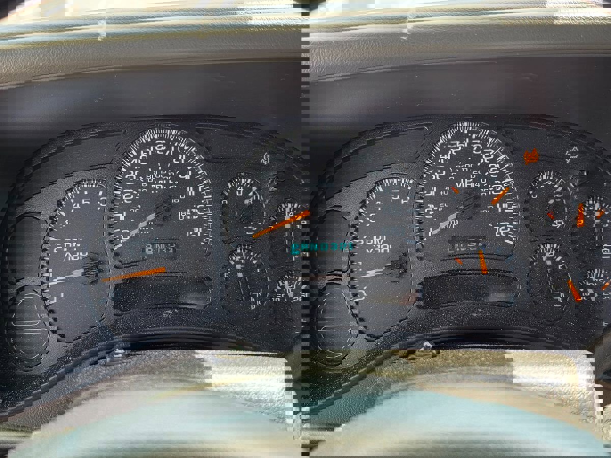 Used 2005 Chevrolet Avalanche Z71 w/ Preferred Equipment Group image 24