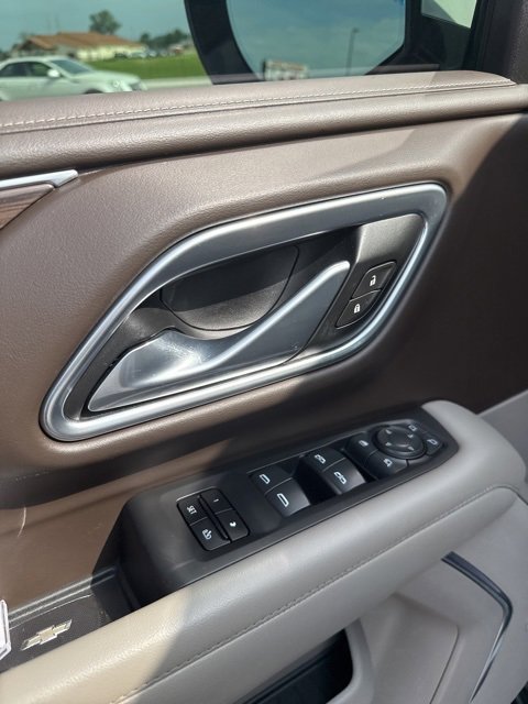 Used 2021 Chevrolet Suburban LT w/ LT Signature Package image 15