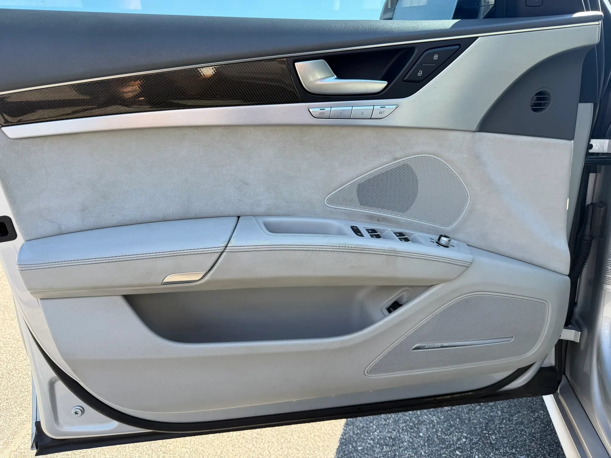 Used 2013 Audi S8 AWD/4WD image 11