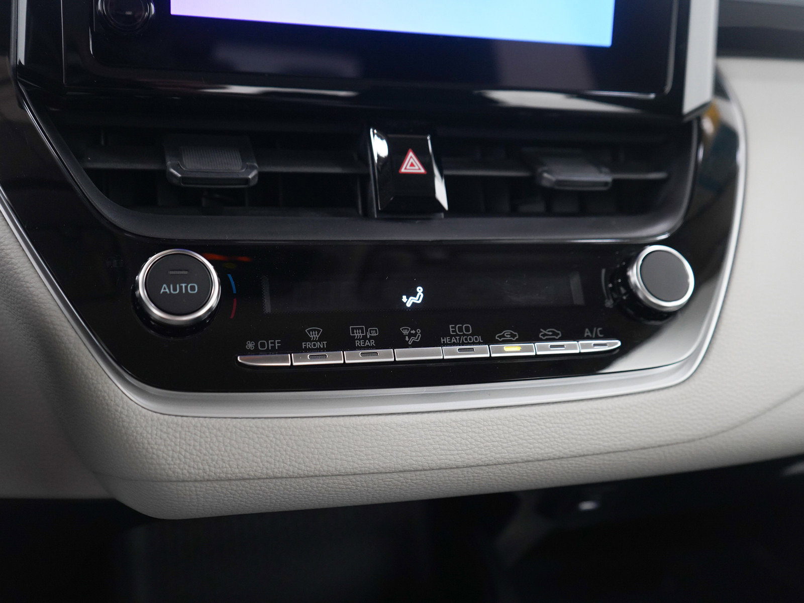 Used 2026 Toyota Corolla LE image 21