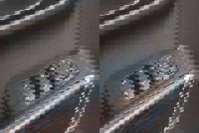 Used 2020 GMC Sierra 1500 SLT w/ SLT Premium Package image 21