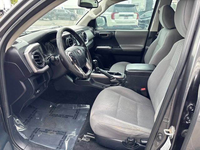 Used 2017 Toyota Tacoma TRD Off-Road AWD/4WD image 12
