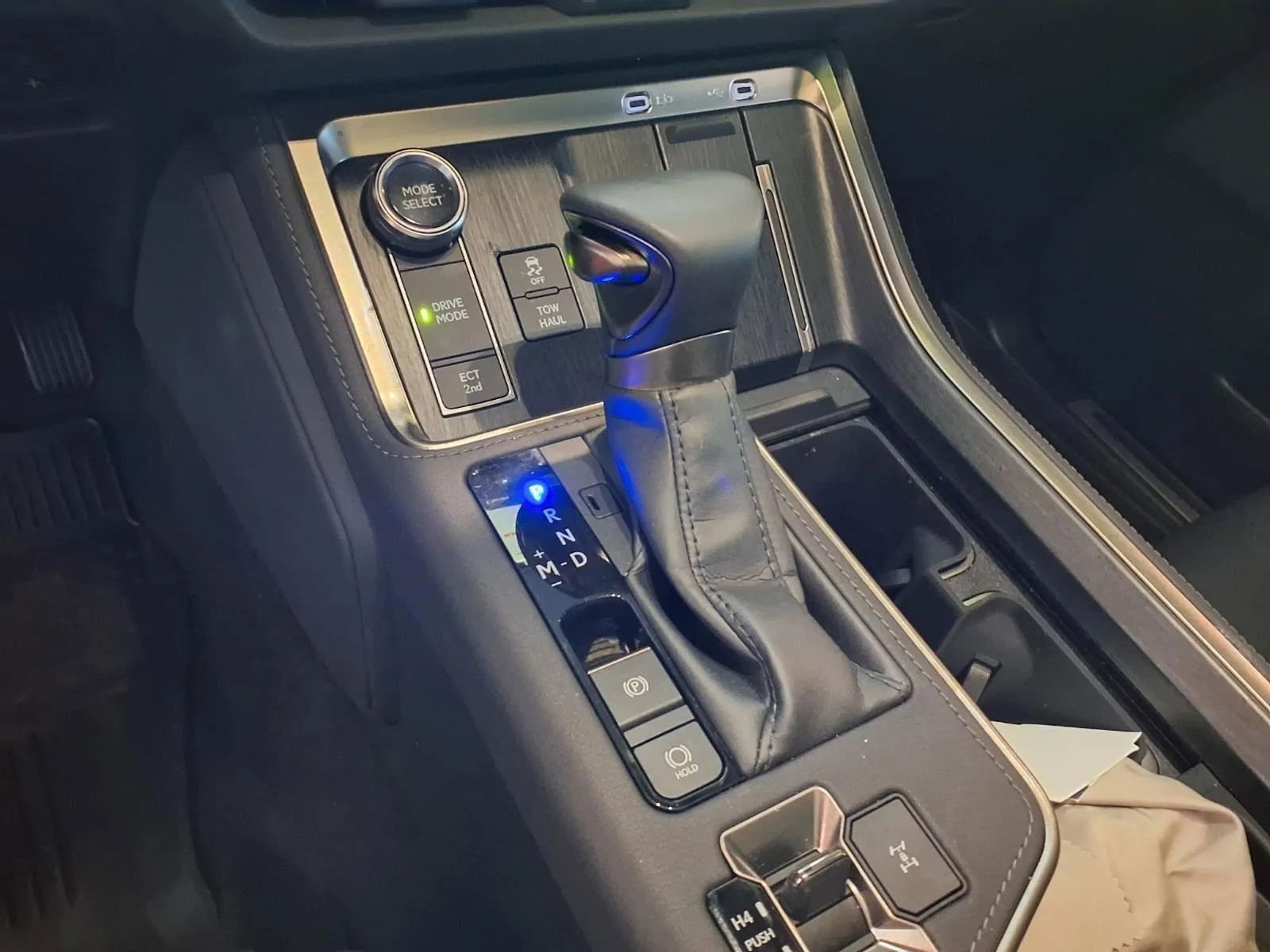 Used 2025 Lexus GX 550 w/ Accessory Package (31) image 21