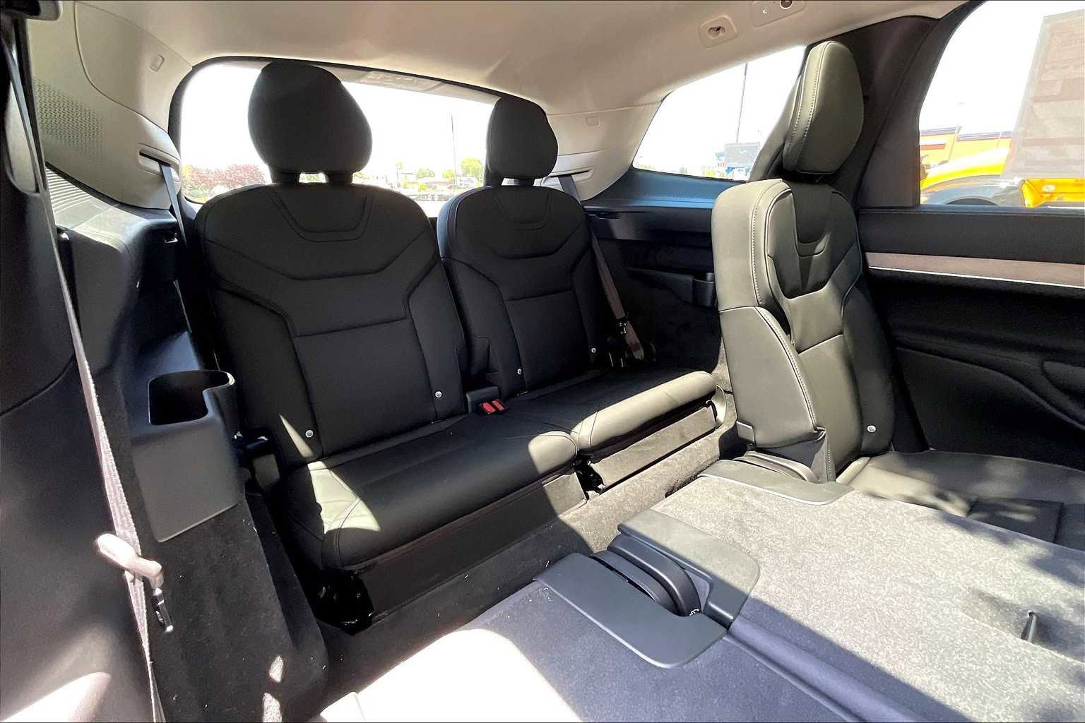 New 2025 Volvo EX90 Ultra image 28