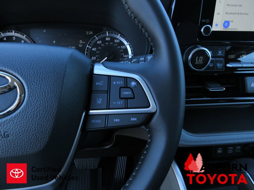 Certified 2025 Toyota Highlander LE image 15