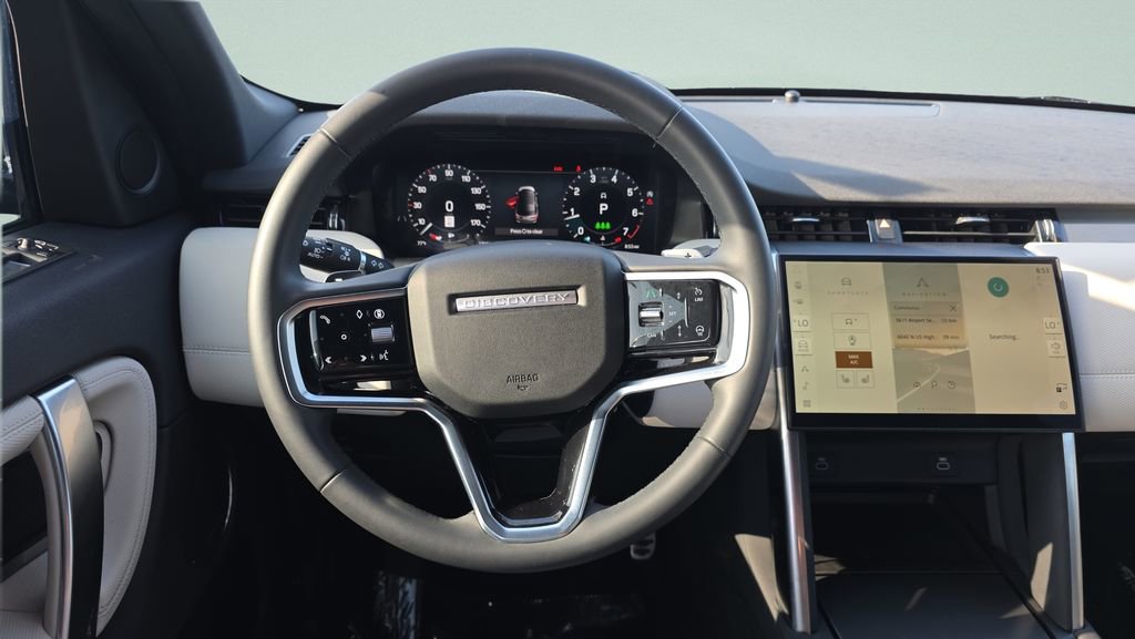 Used 2024 Land Rover Discovery Sport Dynamic SE AWD/4WD image 12