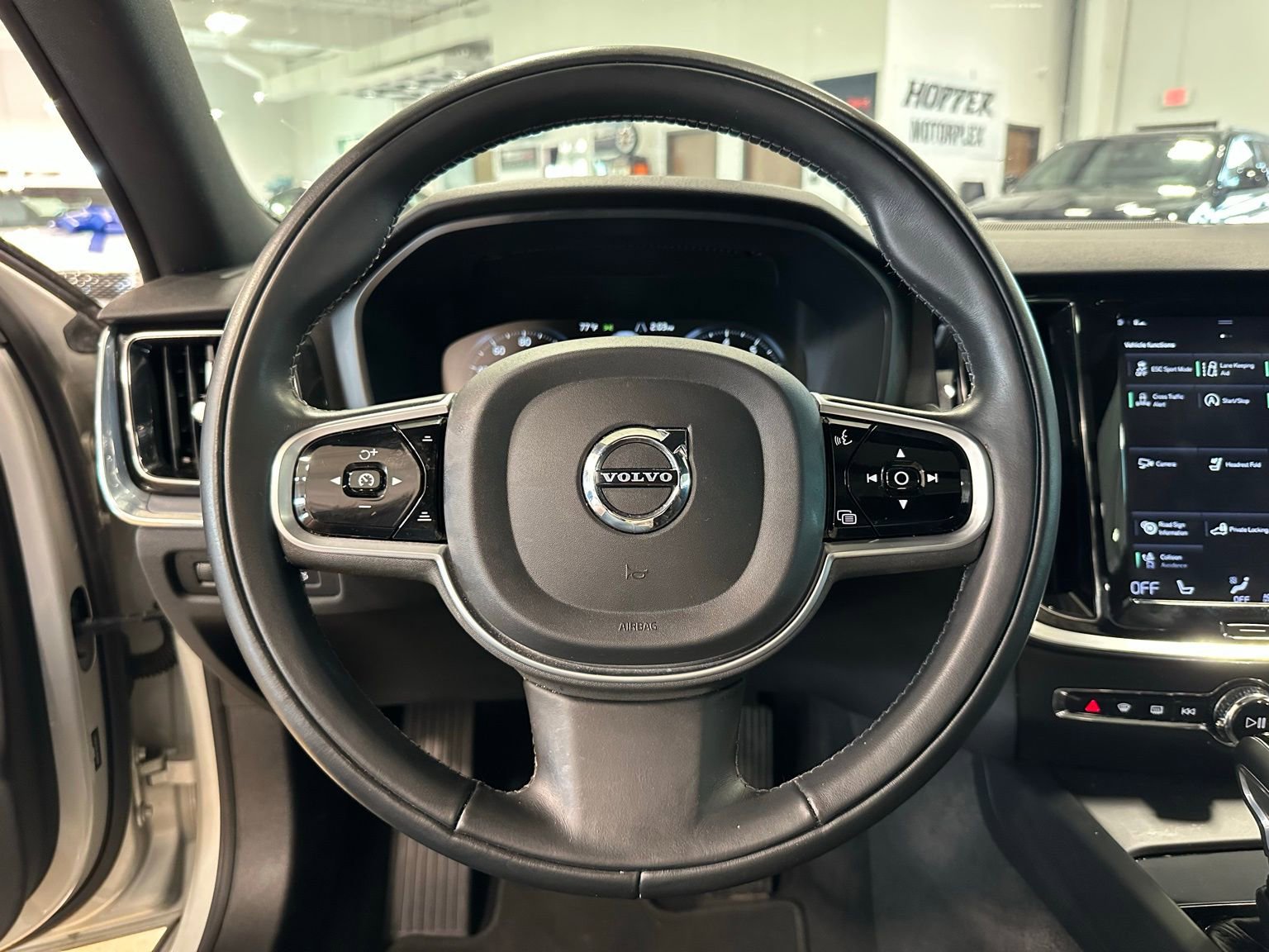 Used 2020 Volvo S60 T5 Momentum image 16