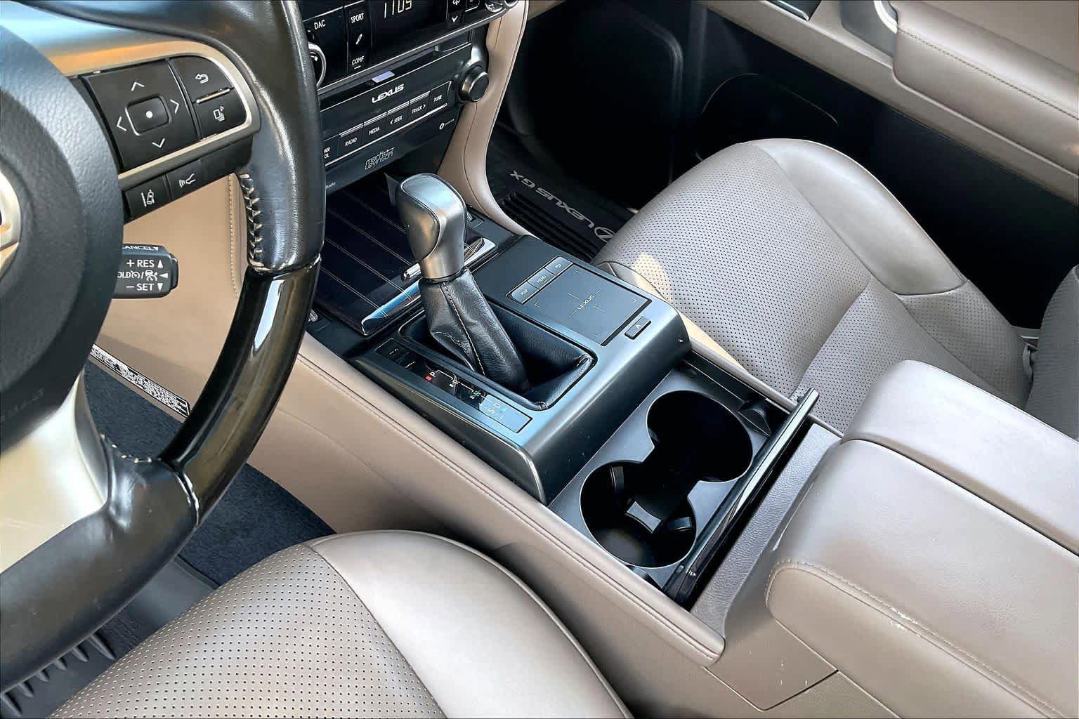 Used 2023 Lexus GX 460 Luxury w/ Accessory Package AWD/4WD image 16
