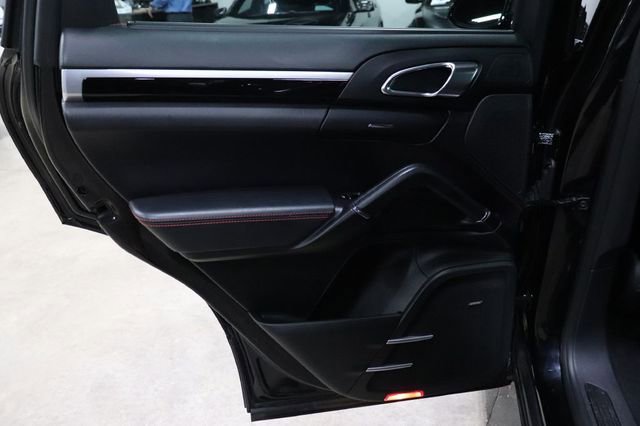 Used 2017 Porsche Cayenne Turbo AWD/4WD image 14