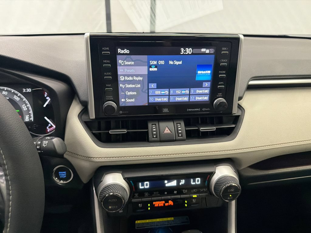 Used 2020 Toyota RAV4 Limited FWD image 30