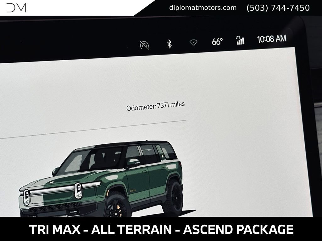 Used 2025 Rivian R1S Premium AWD/4WD image 37