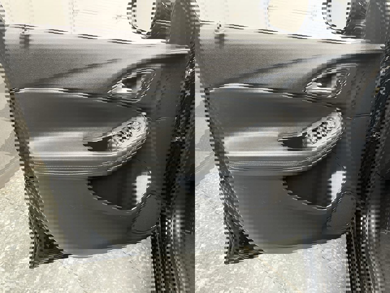 Used 2024 Buick Encore GX Sport Touring image 6